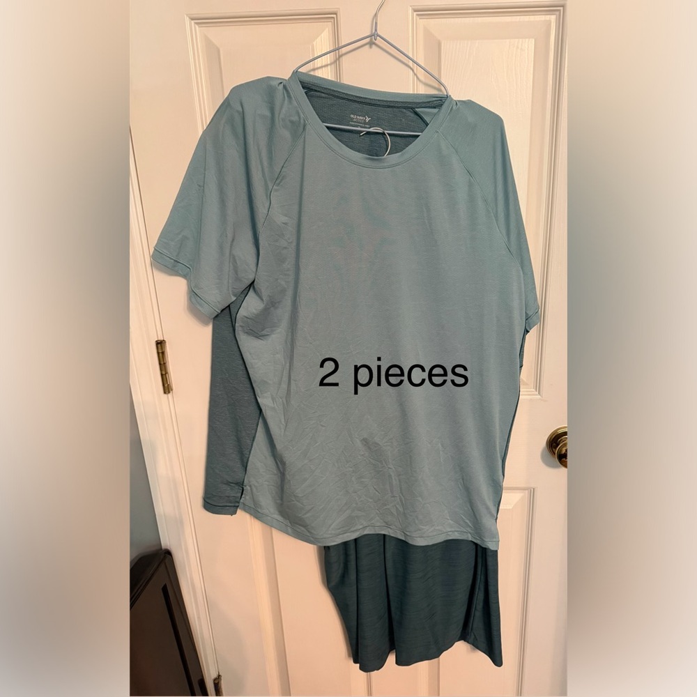 Old Navy Set of Active Heathered Performance T-Shirt and Shorts, Teal.  XL/LTall